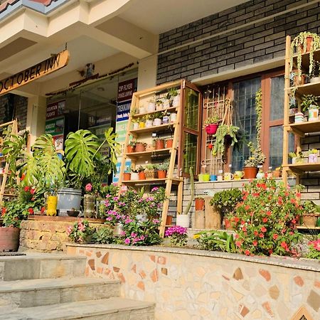 Hotel October Inn Pokhara Kültér fotó