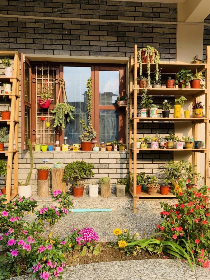 Hotel October Inn Pokhara Kültér fotó