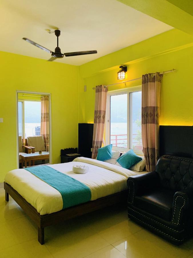 Hotel October Inn Pokhara Kültér fotó