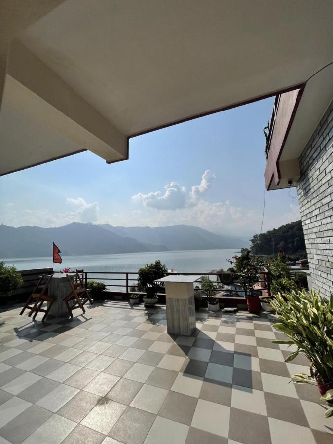 Hotel October Inn Pokhara Kültér fotó
