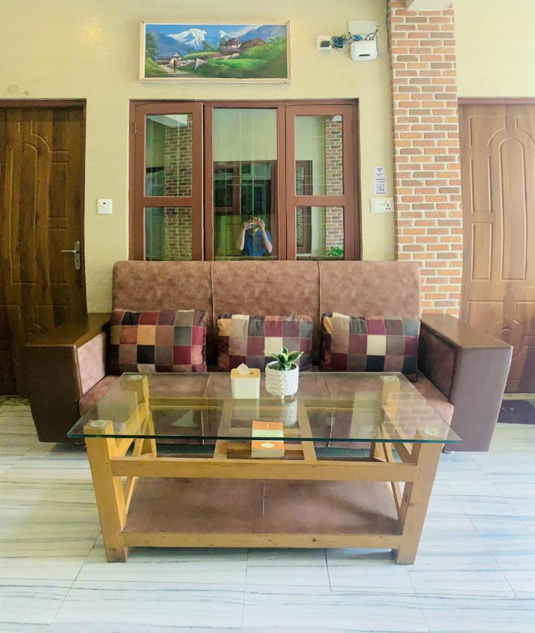 Hotel October Inn Pokhara Kültér fotó