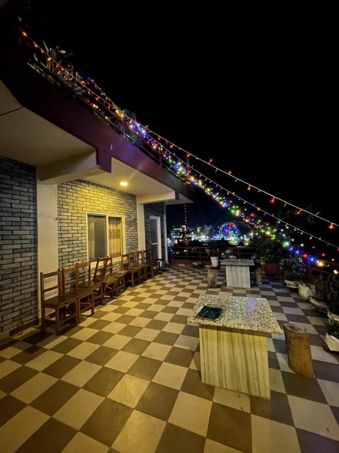 Hotel October Inn Pokhara Kültér fotó