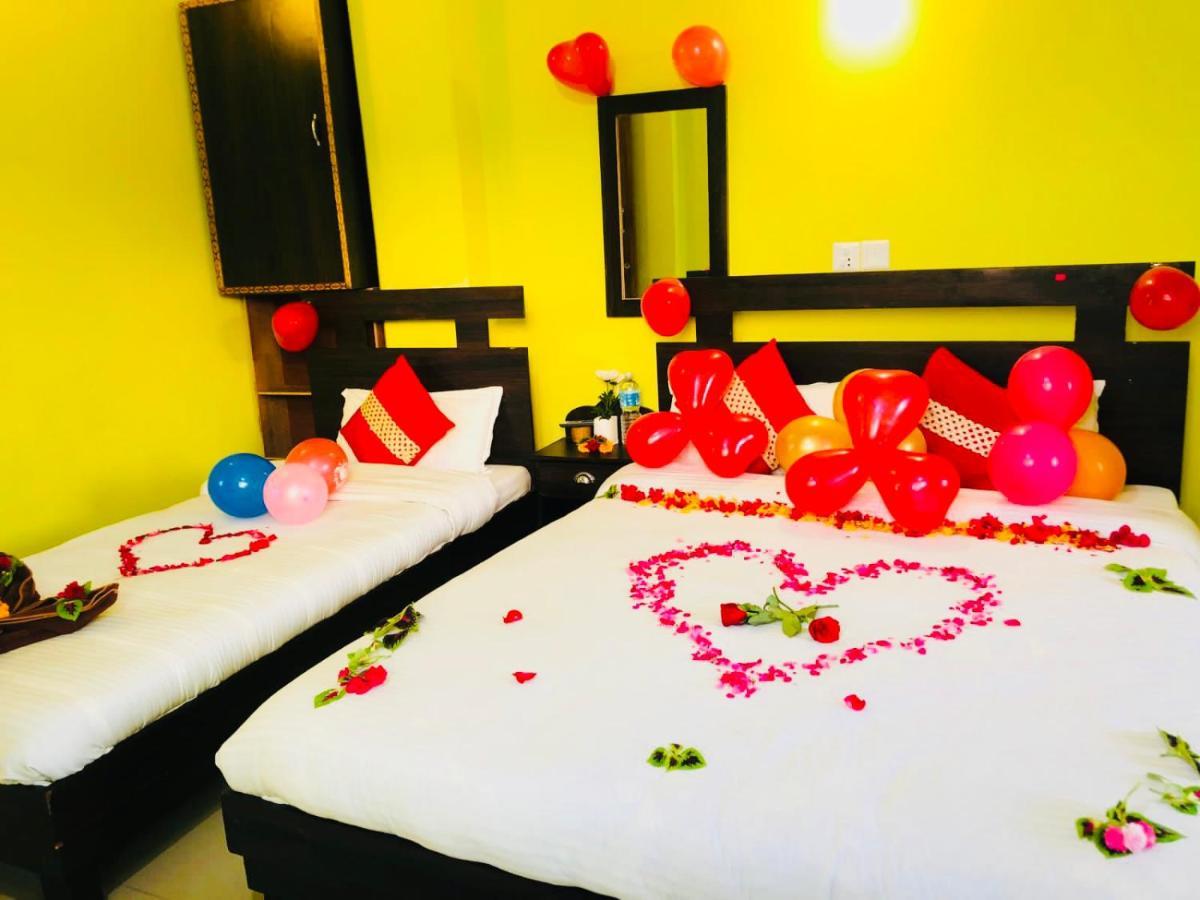 Hotel October Inn Pokhara Kültér fotó