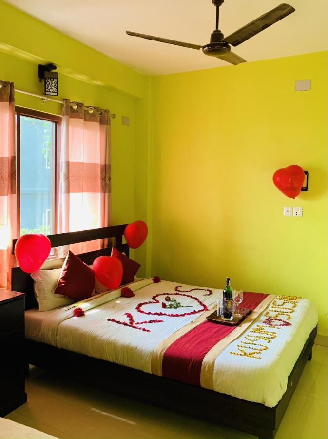 Hotel October Inn Pokhara Kültér fotó