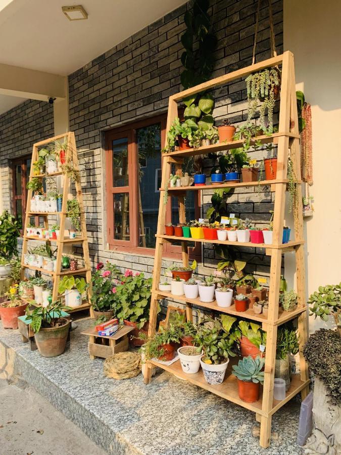 Hotel October Inn Pokhara Kültér fotó