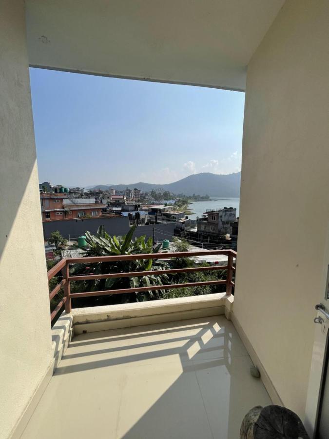Hotel October Inn Pokhara Kültér fotó