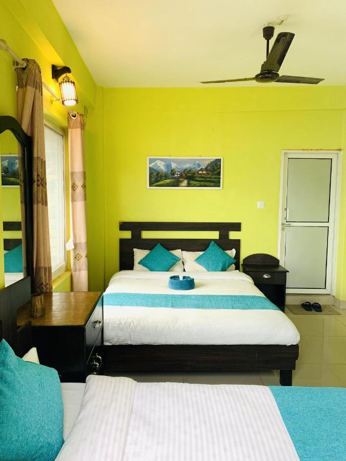 Hotel October Inn Pokhara Kültér fotó