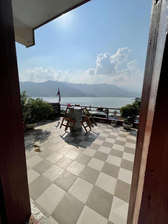 Hotel October Inn Pokhara Kültér fotó