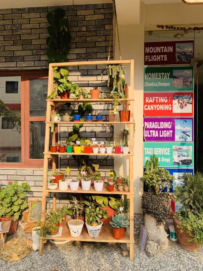 Hotel October Inn Pokhara Kültér fotó