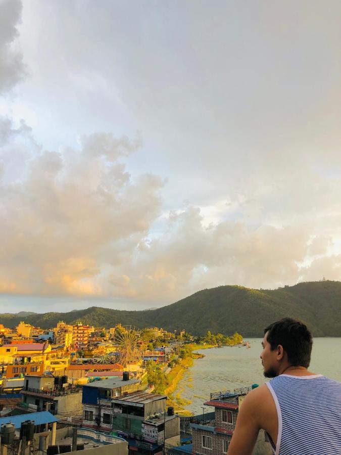 Hotel October Inn Pokhara Kültér fotó
