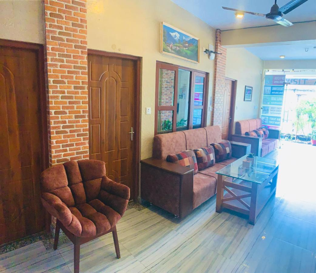 Hotel October Inn Pokhara Kültér fotó