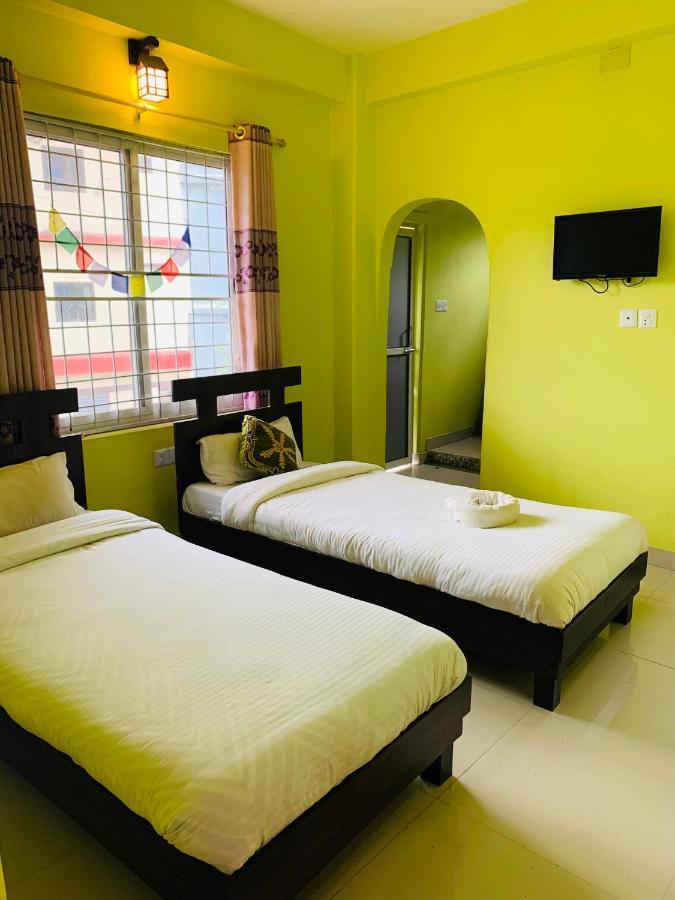 Hotel October Inn Pokhara Kültér fotó