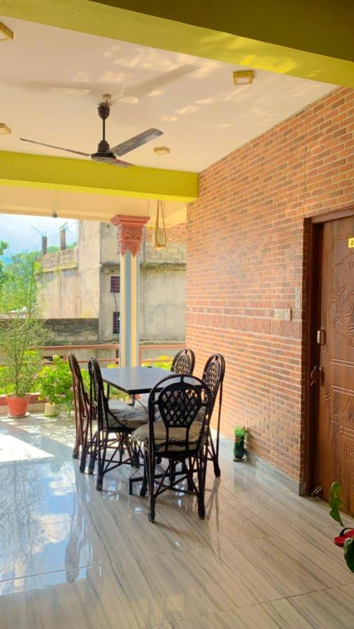 Hotel October Inn Pokhara Kültér fotó