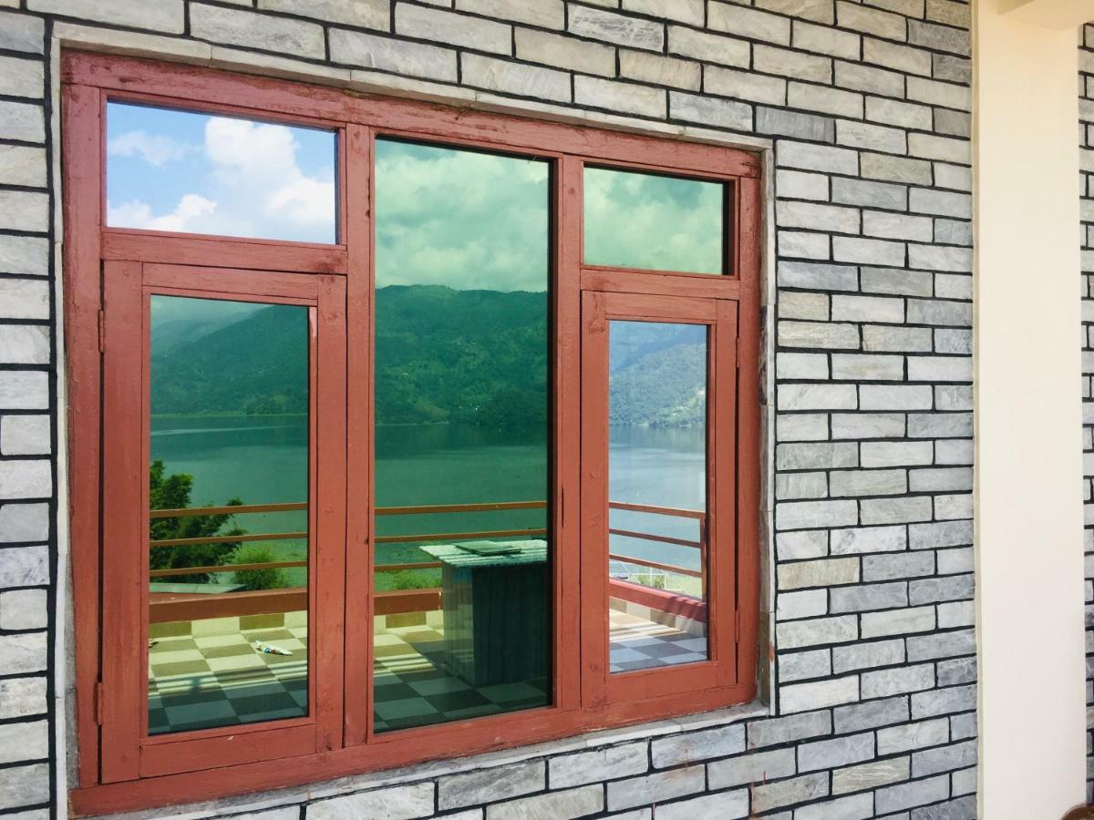 Hotel October Inn Pokhara Kültér fotó