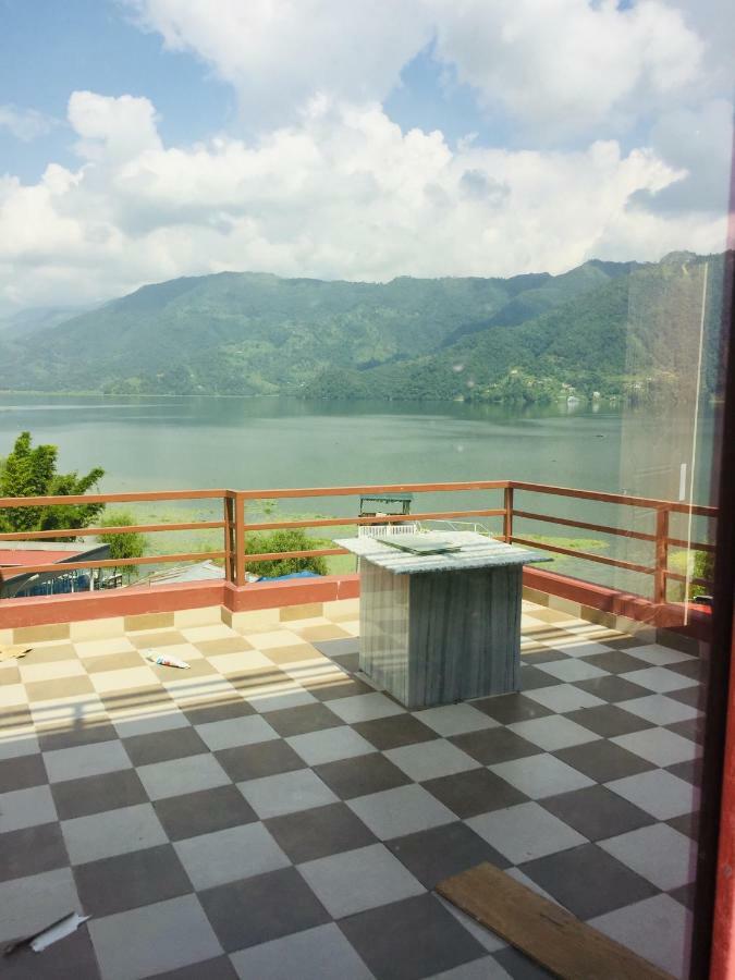 Hotel October Inn Pokhara Kültér fotó