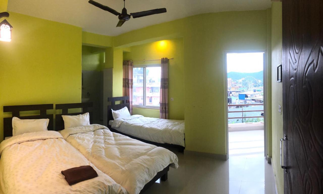 Hotel October Inn Pokhara Kültér fotó